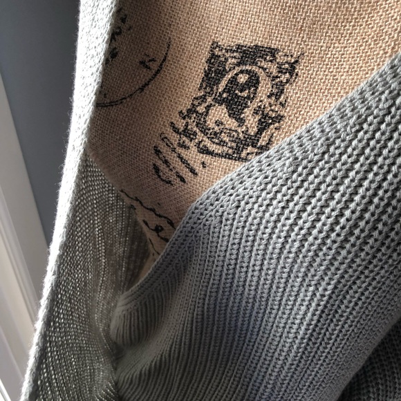 NWT. Beige long Sweater
Size L
Brand New - Picture 3 of 5